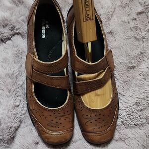 Amazing Leather Ros Hommerson Tan, Mary Jane Flats Super Cute!